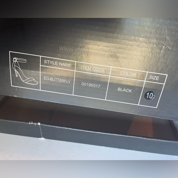 Kitten Heels - Picture 2 of 2